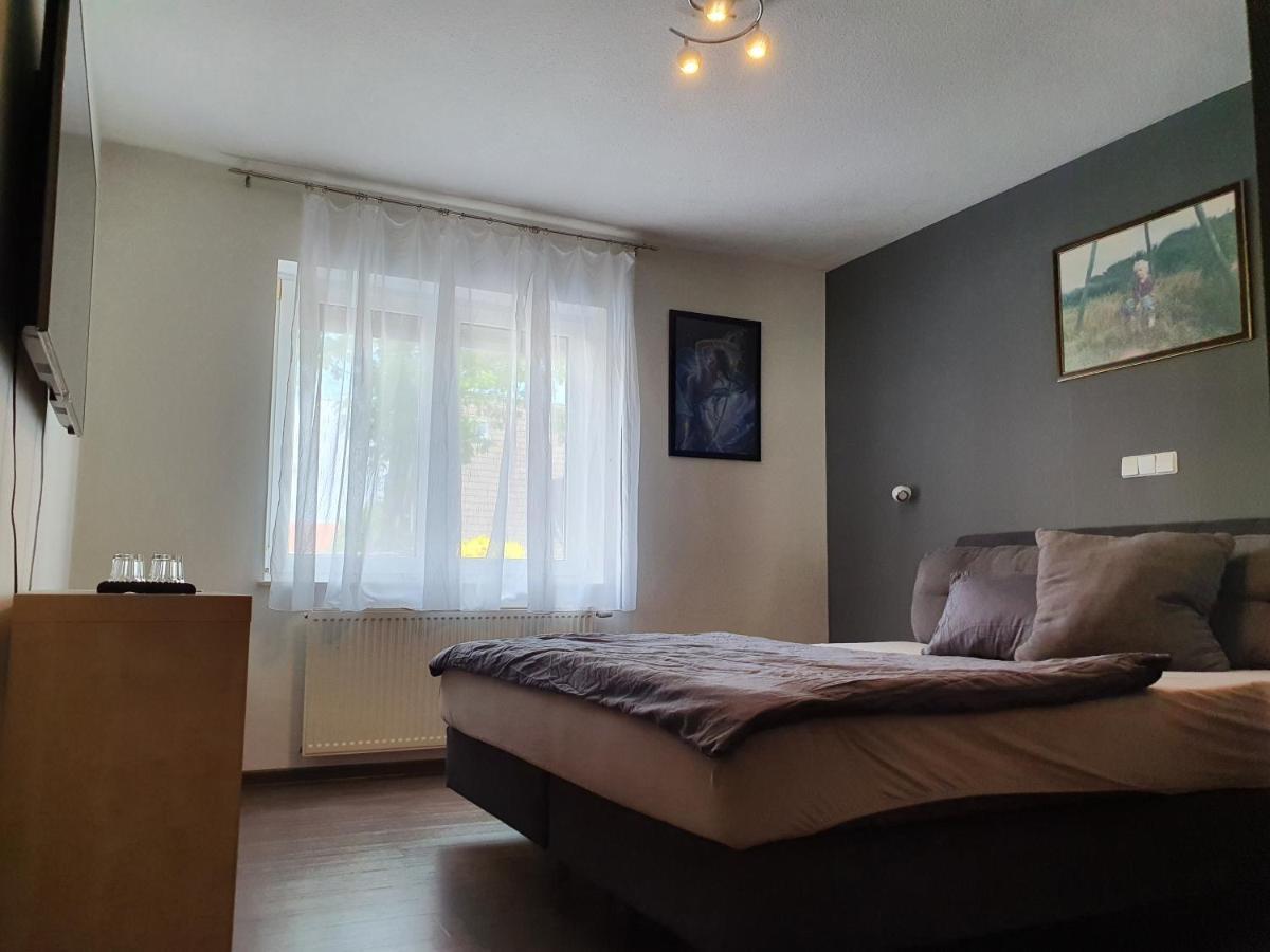 Schlafzimmer, Ruhige Lage In Meppen --- Check-In Mit Schluesselkasten 외부 사진
